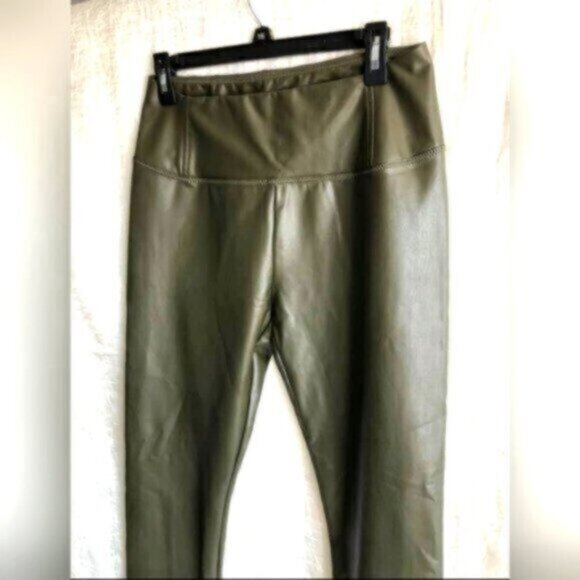 7 For All Mankind Vegan Leather Leggings / Pants High Waistv NWT sz Lrg - Picture 3 of 7